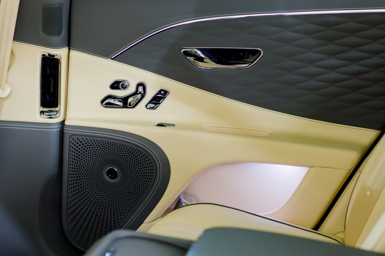 Siêu sang Bentley Flying Spur V8 First Edition chính hãng giá từ 18 tỷ đồng Siêu sang Bentley Flying Spur V8 First Edition chính hãng giá từ 18 tỷ đồng