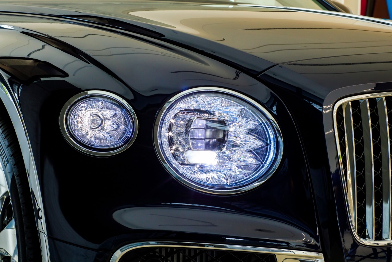 Siêu sang Bentley Flying Spur V8 First Edition chính hãng giá từ 18 tỷ đồng Siêu sang Bentley Flying Spur V8 First Edition chính hãng giá từ 18 tỷ đồng