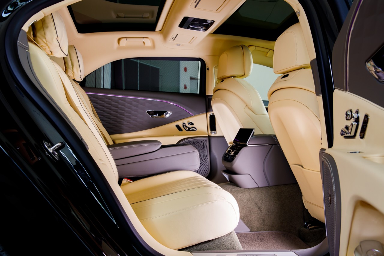 Siêu sang Bentley Flying Spur V8 First Edition chính hãng giá từ 18 tỷ đồng Siêu sang Bentley Flying Spur V8 First Edition chính hãng giá từ 18 tỷ đồng