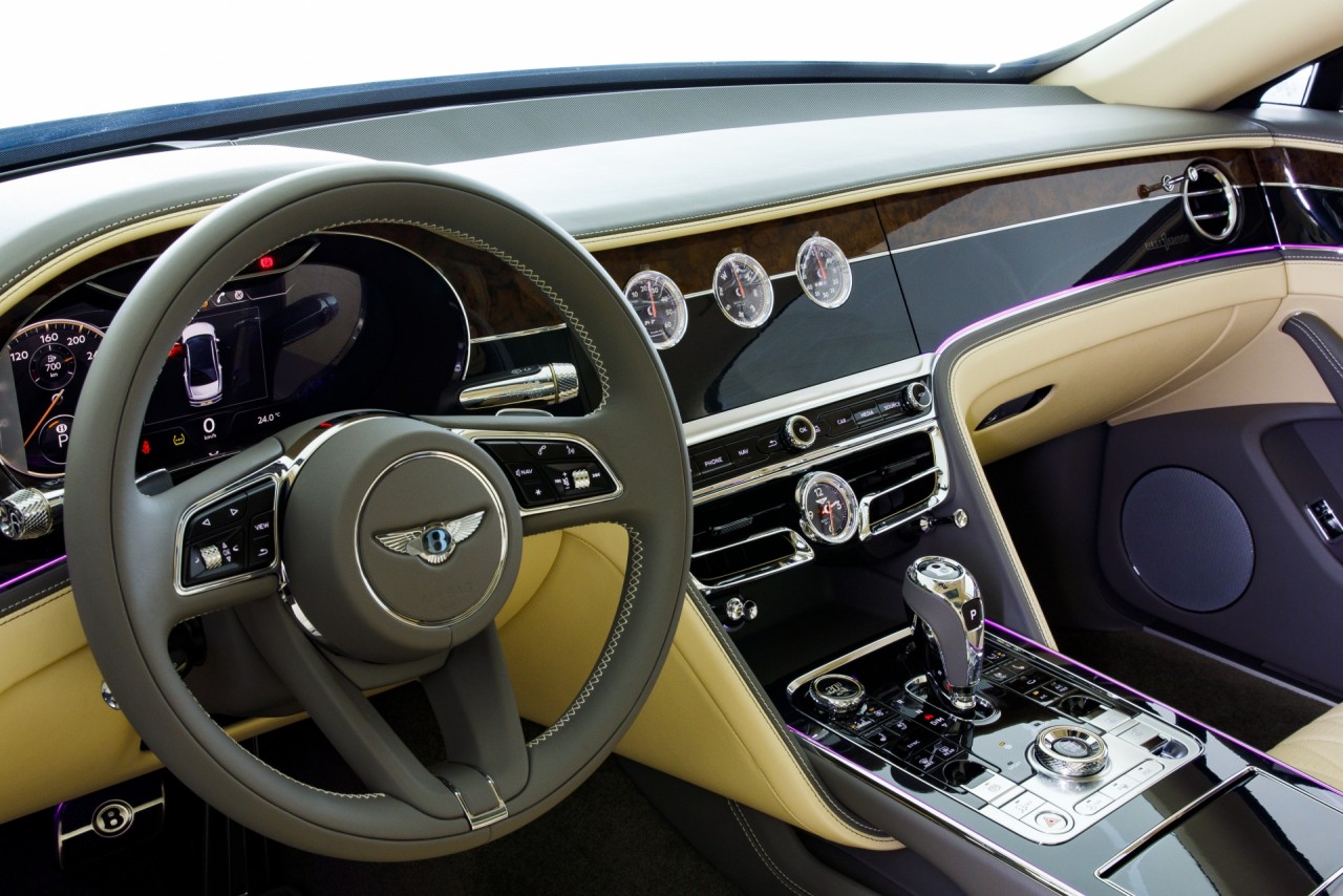 Siêu sang Bentley Flying Spur V8 First Edition chính hãng giá từ 18 tỷ đồng Siêu sang Bentley Flying Spur V8 First Edition chính hãng giá từ 18 tỷ đồng