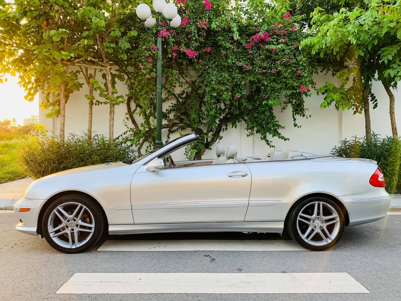 Mercedes CLK mui trần 17 năm tuổi giá chỉ 500 triệu đồng Mercedes CLK mui trần 17 năm tuổi giá chỉ 500 triệu đồng
