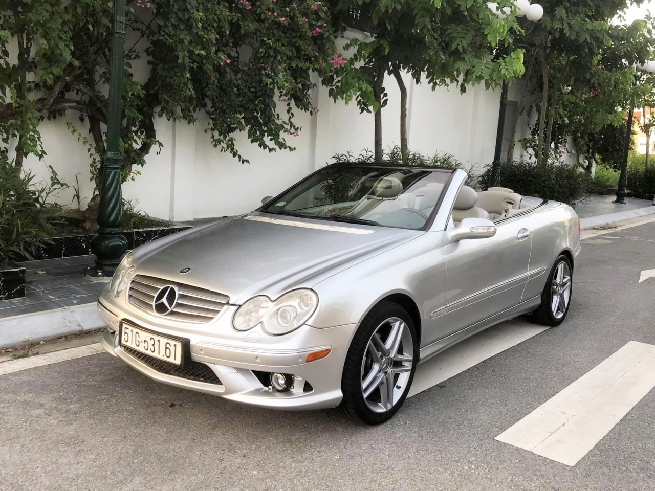 Mercedes CLK mui trần 17 năm tuổi giá chỉ 500 triệu đồng Mercedes CLK mui trần 17 năm tuổi giá chỉ 500 triệu đồng