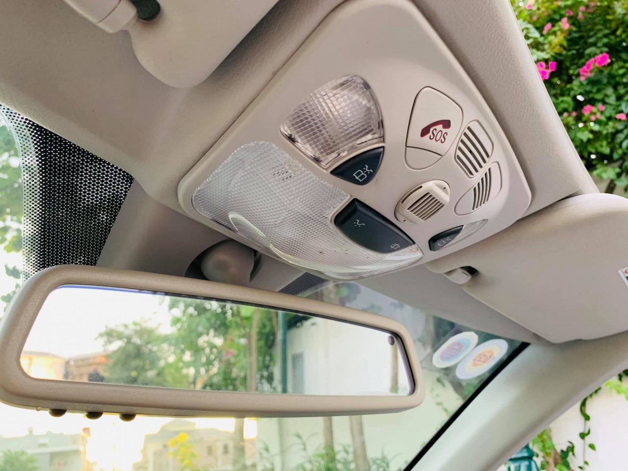 Mercedes CLK mui trần 17 năm tuổi giá chỉ 500 triệu đồng Mercedes CLK mui trần 17 năm tuổi giá chỉ 500 triệu đồng