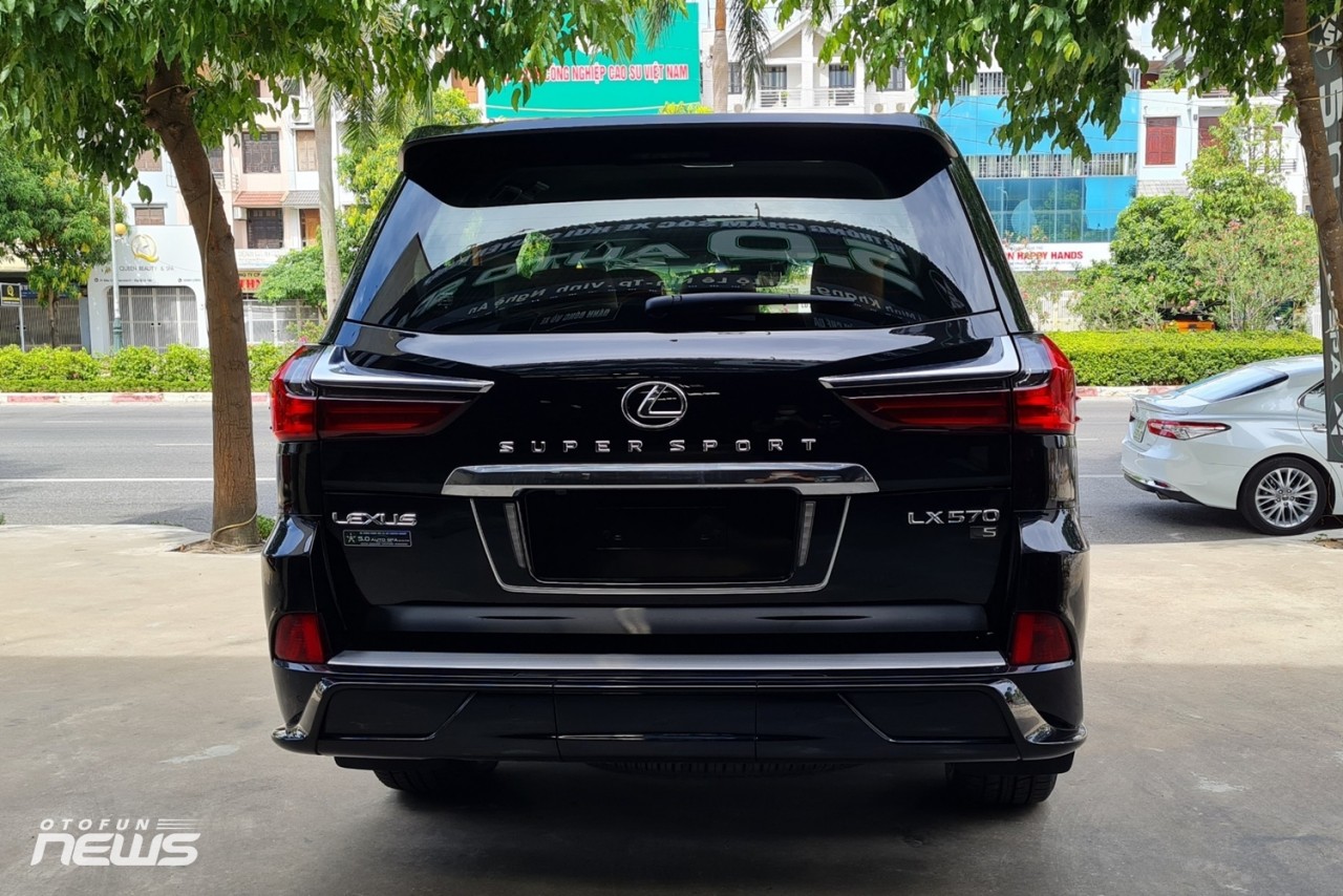 Lexus LX570 2021 giá gần 10 tỷ đồng đầu tiên Nghệ An Lexus LX570 2021 giá gần 10 tỷ đồng đầu tiên Nghệ An