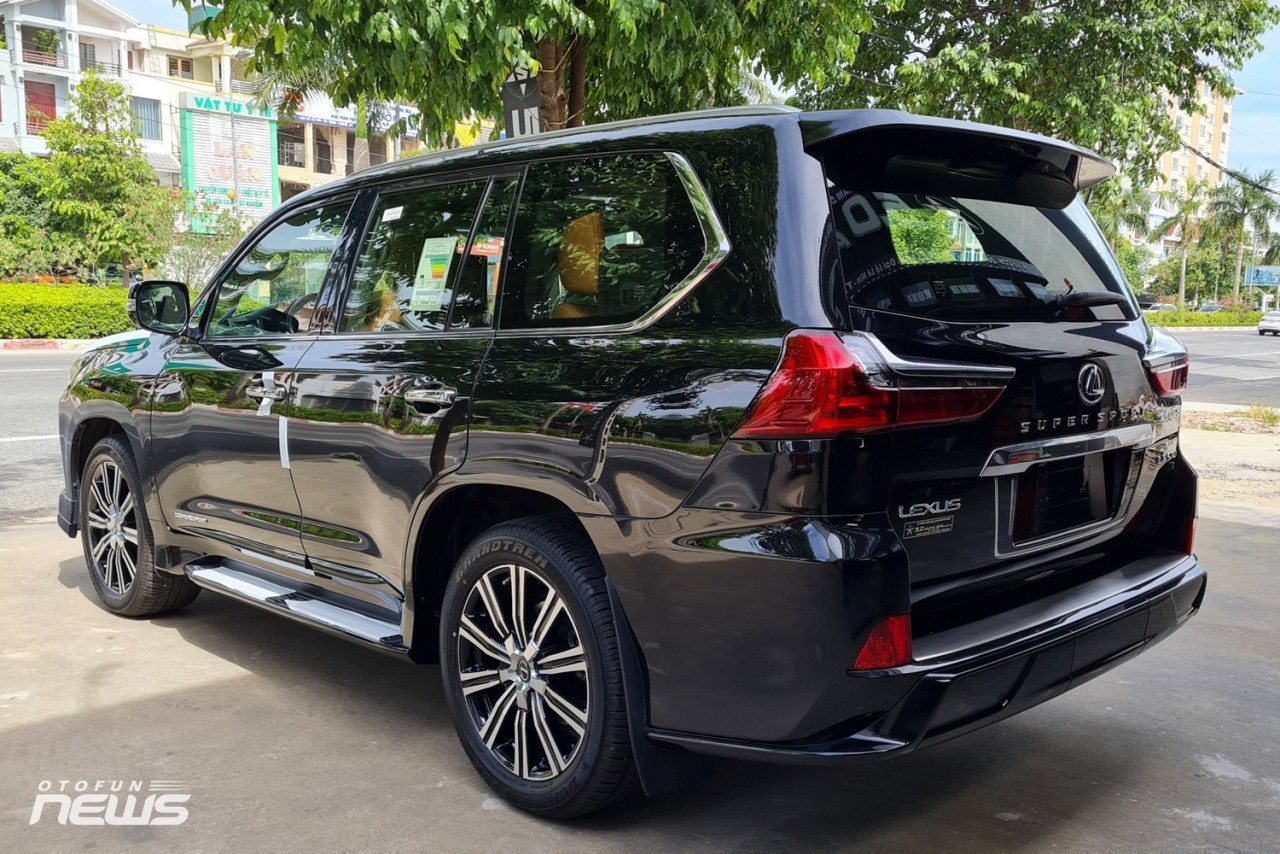 Lexus LX570 2021 giá gần 10 tỷ đồng đầu tiên Nghệ An Lexus LX570 2021 giá gần 10 tỷ đồng đầu tiên Nghệ An