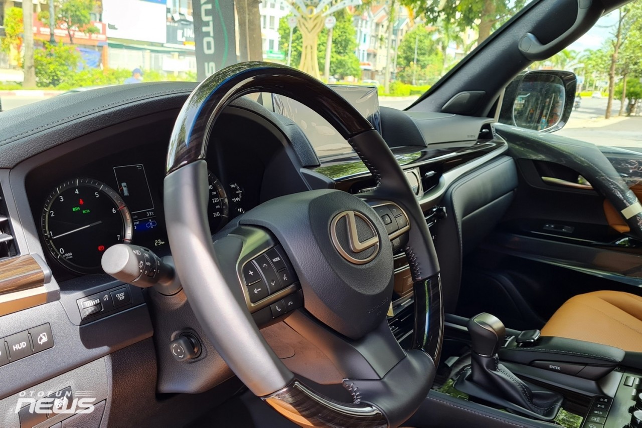 Lexus LX570 2021 giá gần 10 tỷ đồng đầu tiên Nghệ An Lexus LX570 2021 giá gần 10 tỷ đồng đầu tiên Nghệ An