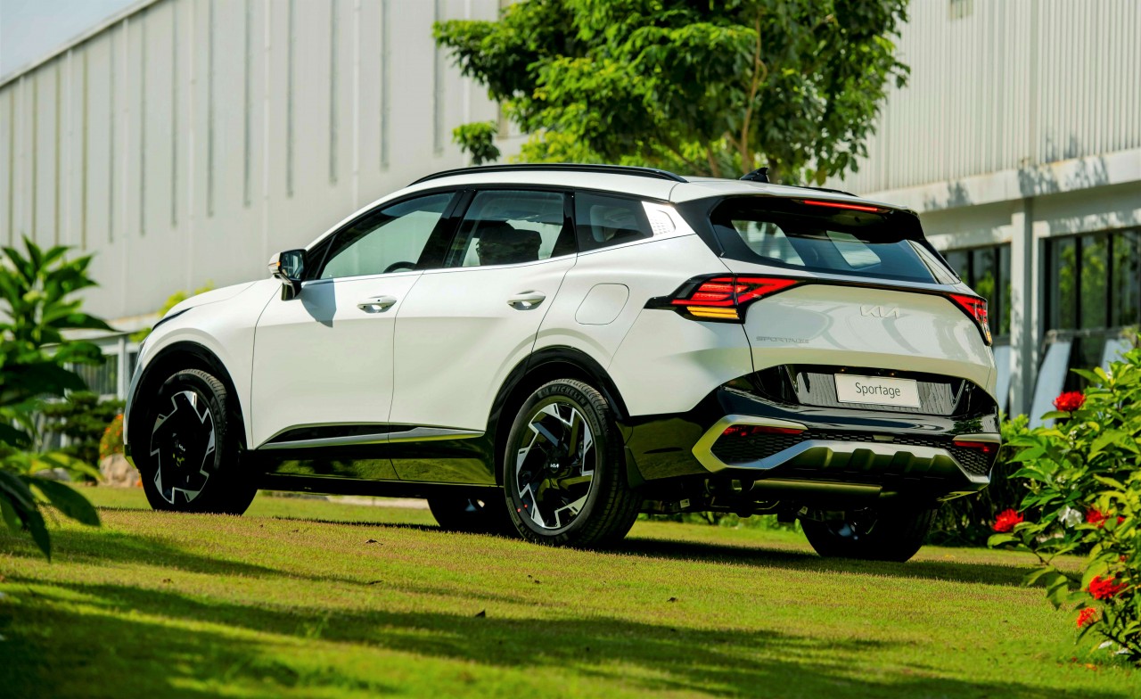 Kia Sportage hoàn toàn mới giá từ 899 triệu đồng Kia Sportage hoàn toàn mới giá từ 899 triệu đồng