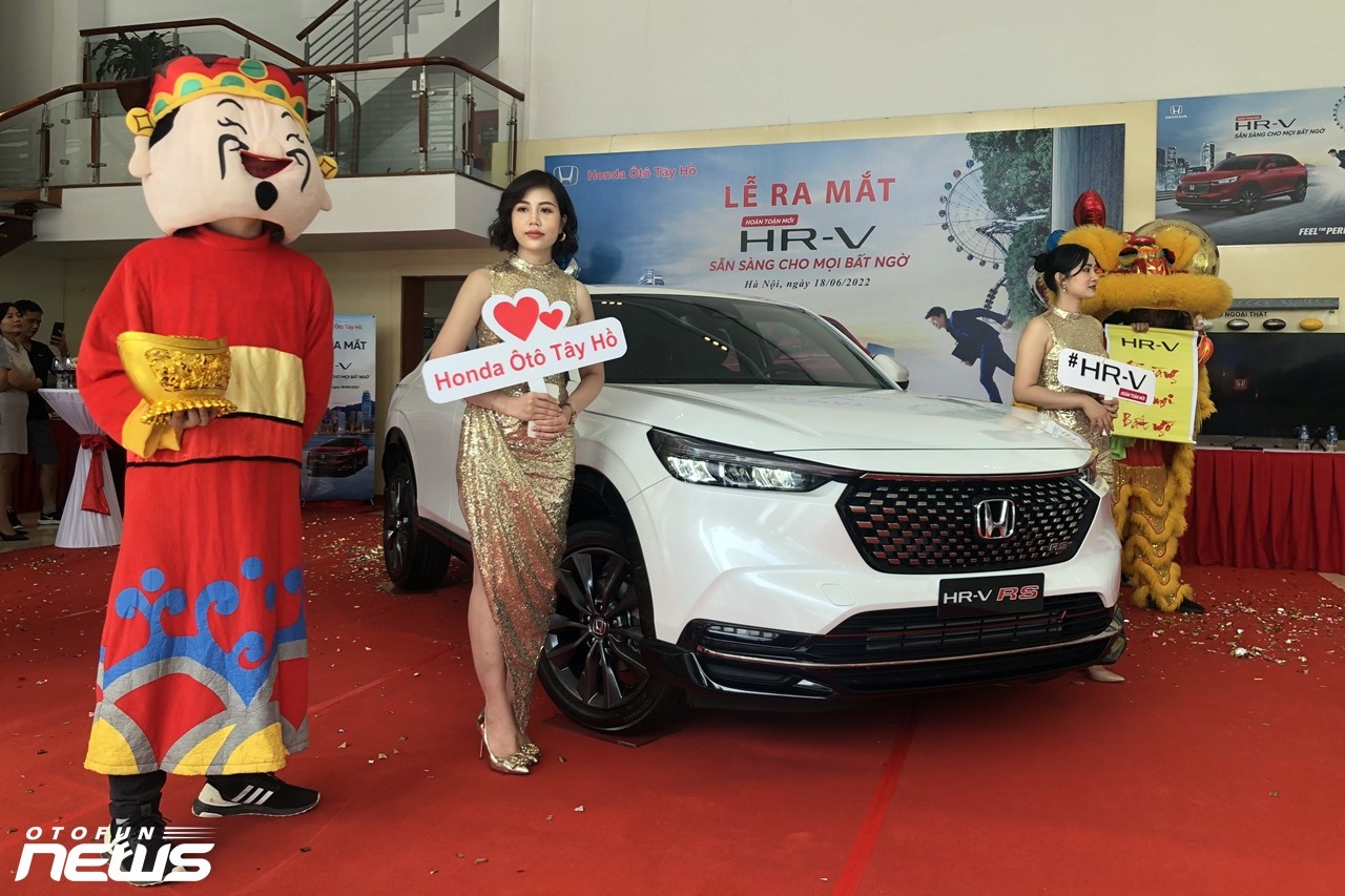 Nhiều khách hàng đặt mua Honda HR-V ngay lần đầu tiên xem trực tiếp Nhiều khách hàng đặt mua Honda HR-V ngay lần đầu tiên xem trực tiếp