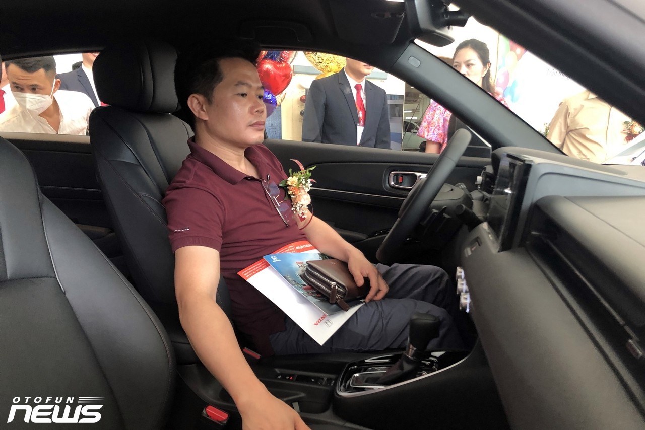 Nhiều khách hàng đặt mua Honda HR-V ngay lần đầu tiên xem trực tiếp Nhiều khách hàng đặt mua Honda HR-V ngay lần đầu tiên xem trực tiếp