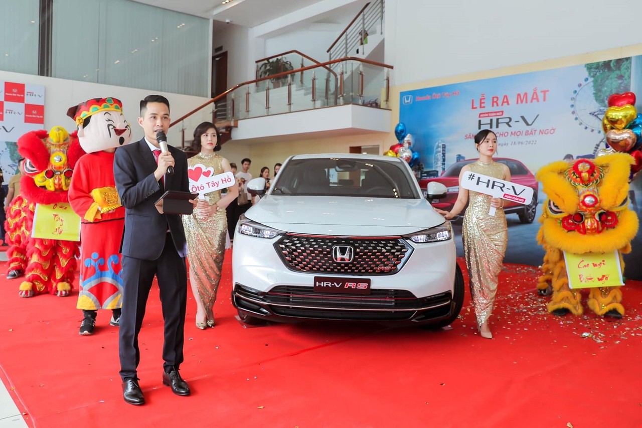Nhiều khách hàng đặt mua Honda HR-V ngay lần đầu tiên xem trực tiếp Nhiều khách hàng đặt mua Honda HR-V ngay lần đầu tiên xem trực tiếp