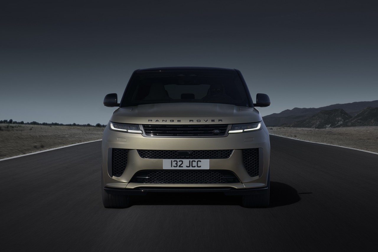 Ra mắt Range Rover Sport SV mạnh tới 626 mã lực Ra mắt Range Rover Sport SV mạnh tới 626 mã lực