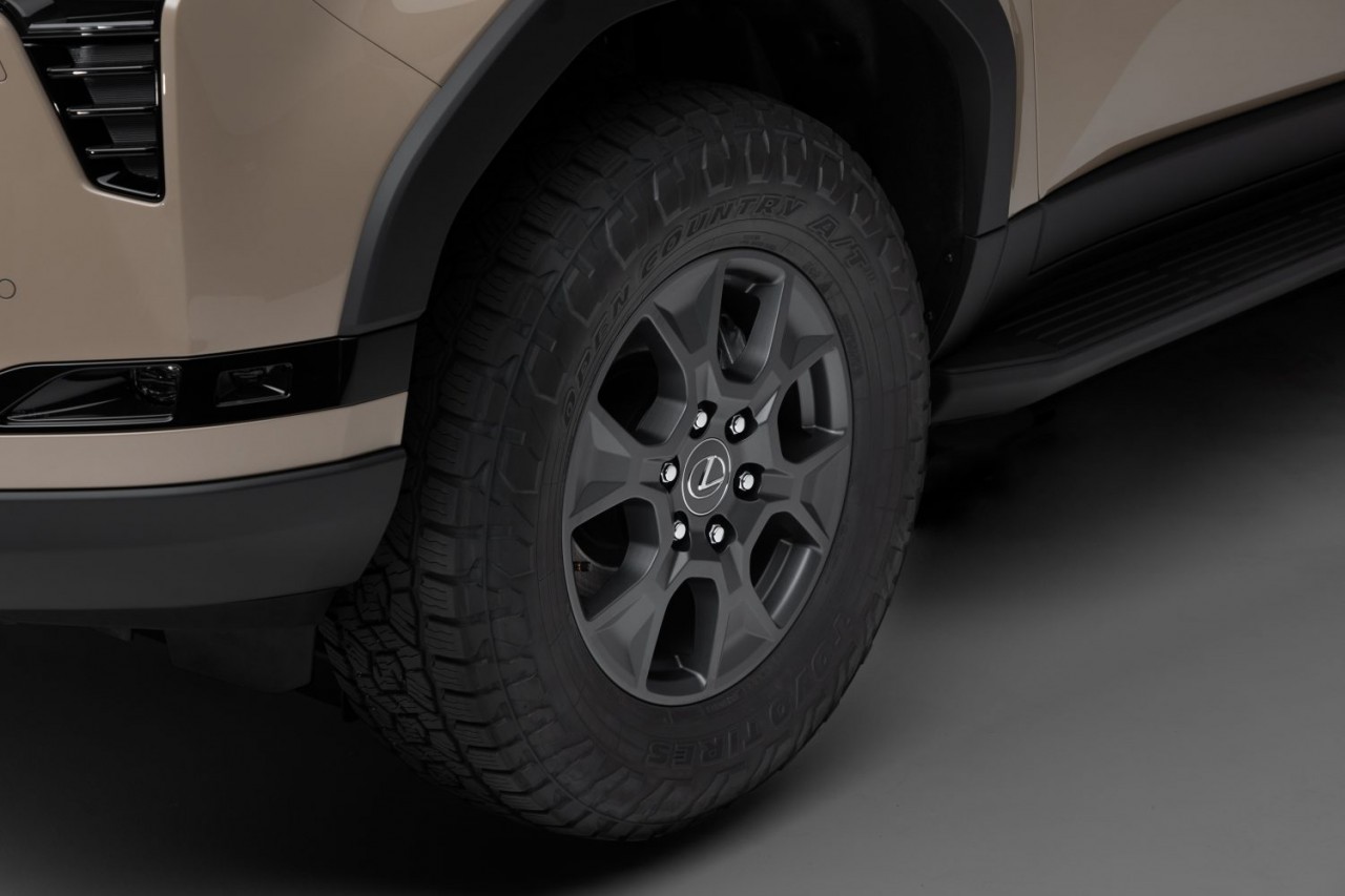 Lexus GX thế hệ mới ra mắt sở hữu khả năng đi địa hình ấn tượng Lexus GX thế hệ mới ra mắt sở hữu khả năng đi địa hình ấn tượng