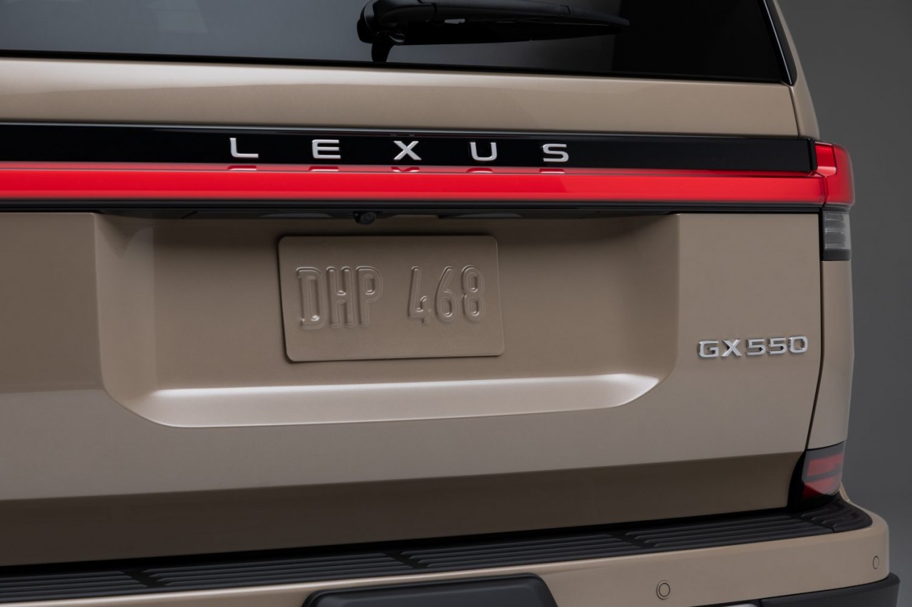 Lexus GX thế hệ mới ra mắt sở hữu khả năng đi địa hình ấn tượng Lexus GX thế hệ mới ra mắt sở hữu khả năng đi địa hình ấn tượng