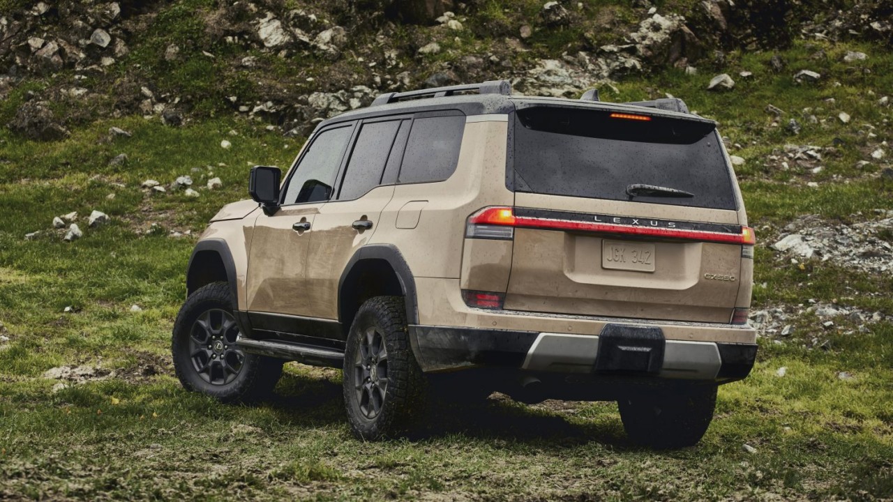 Lexus GX thế hệ mới ra mắt sở hữu khả năng đi địa hình ấn tượng Lexus GX thế hệ mới ra mắt sở hữu khả năng đi địa hình ấn tượng