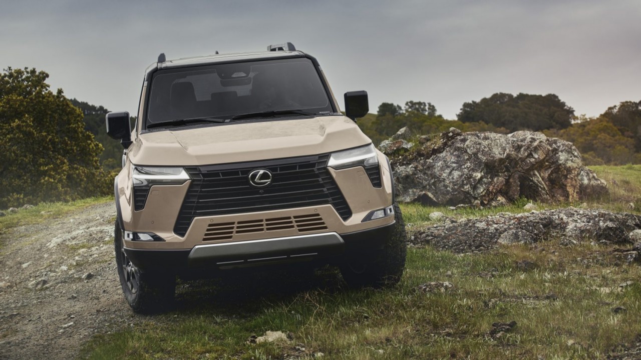 Lexus GX thế hệ mới ra mắt sở hữu khả năng đi địa hình ấn tượng Lexus GX thế hệ mới ra mắt sở hữu khả năng đi địa hình ấn tượng