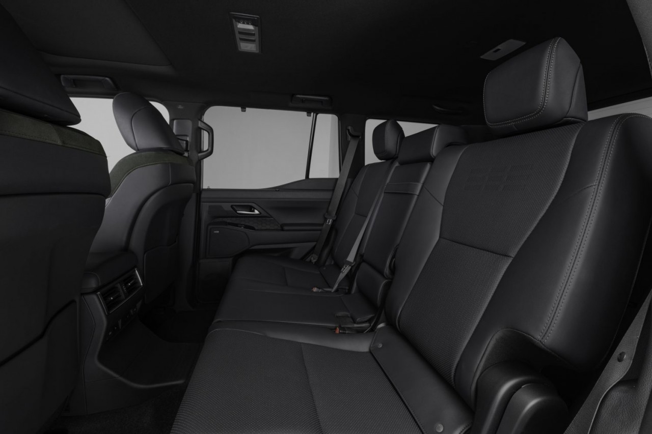 Lexus GX thế hệ mới ra mắt sở hữu khả năng đi địa hình ấn tượng Lexus GX thế hệ mới ra mắt sở hữu khả năng đi địa hình ấn tượng