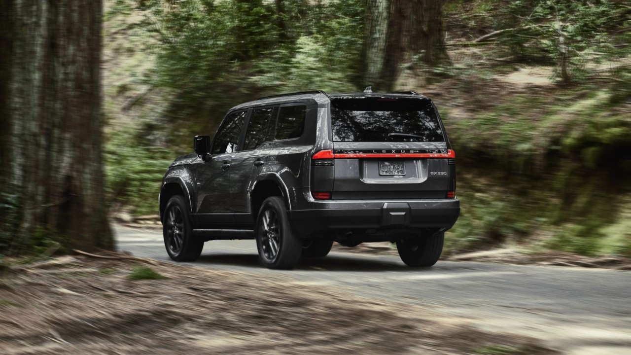 Lexus GX thế hệ mới ra mắt sở hữu khả năng đi địa hình ấn tượng Lexus GX thế hệ mới ra mắt sở hữu khả năng đi địa hình ấn tượng