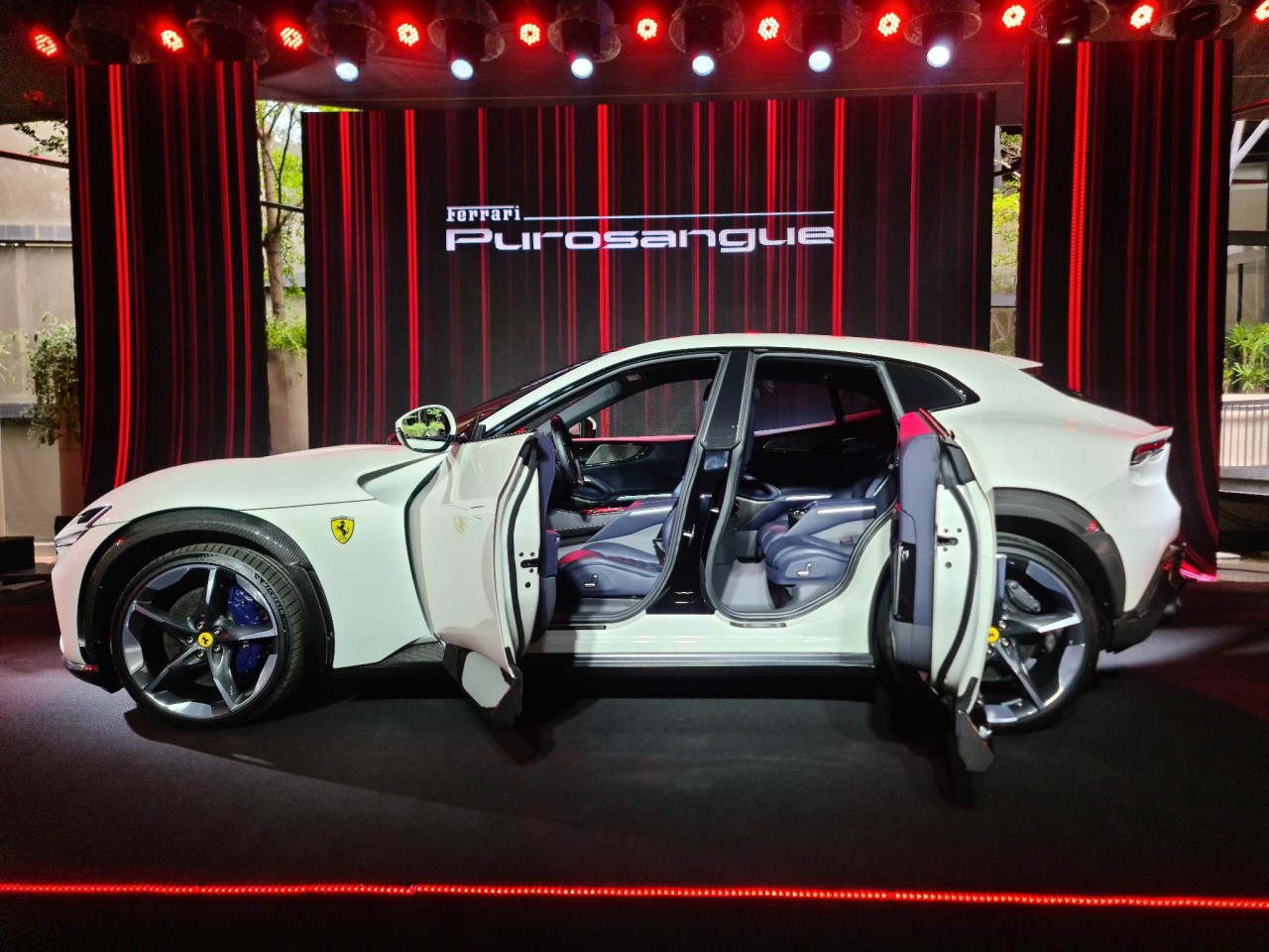 Siêu SUV Ferrari Purosangue chào sân Việt Nam với giá gần 40 tỷ đồng Siêu SUV Ferrari Purosangue chào sân Việt Nam với giá gần 40 tỷ đồng