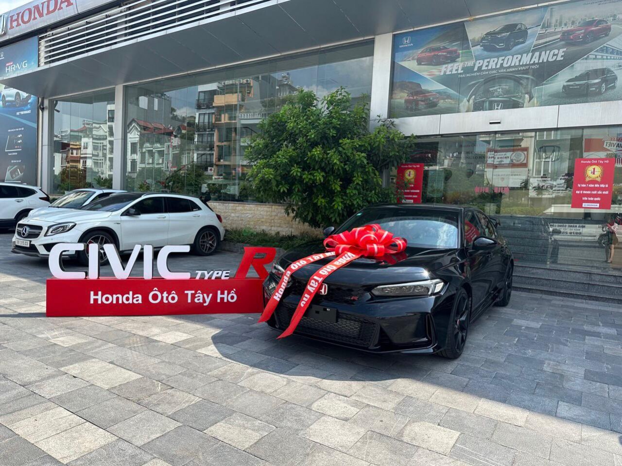 Honda Civic Type R 2023 đầu tiên tại Hà Nội Honda Civic Type R 2023 đầu tiên tại Hà Nội