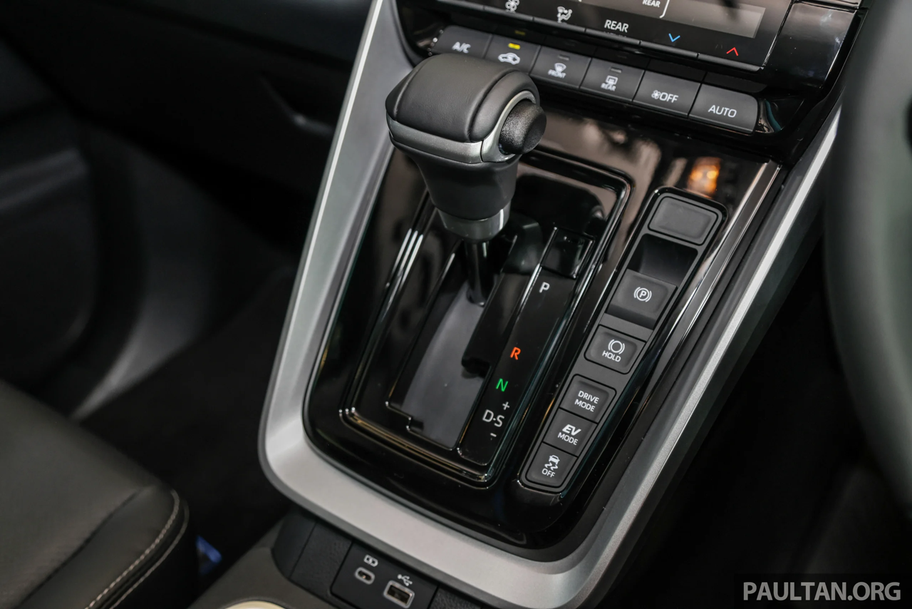 Toyota Innova 2023 giá từ 830 triệu đồng tại Malaysia Toyota Innova 2023 giá từ 830 triệu đồng tại Malaysia