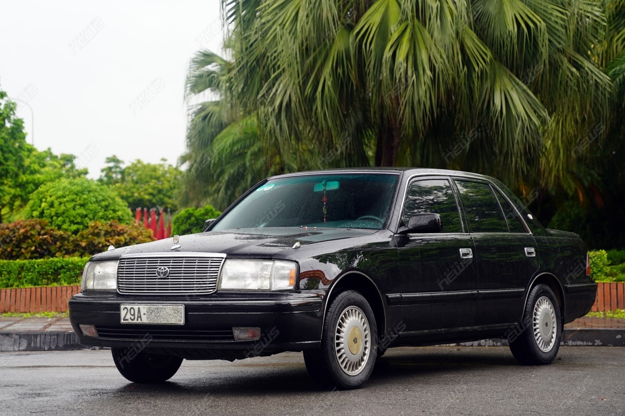Cầm lái "xe chủ tịch" Toyota Crown 1996 Cầm lái "xe chủ tịch" Toyota Crown 1996