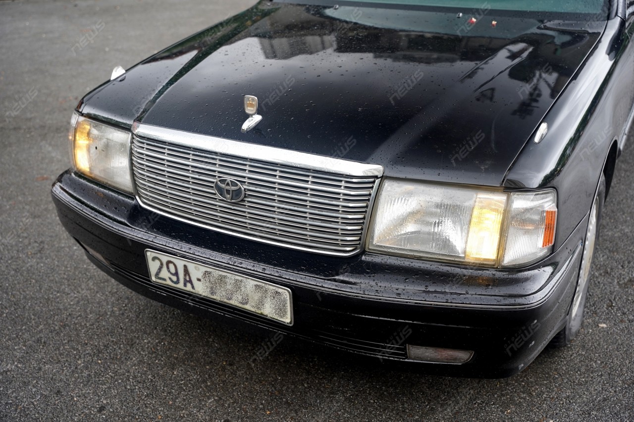 Gần 30 năm tuổi, "xe chủ tịch" Toyota Crown 1996 còn lại gì? Gần 30 năm tuổi, "xe chủ tịch" Toyota Crown 1996 còn lại gì?