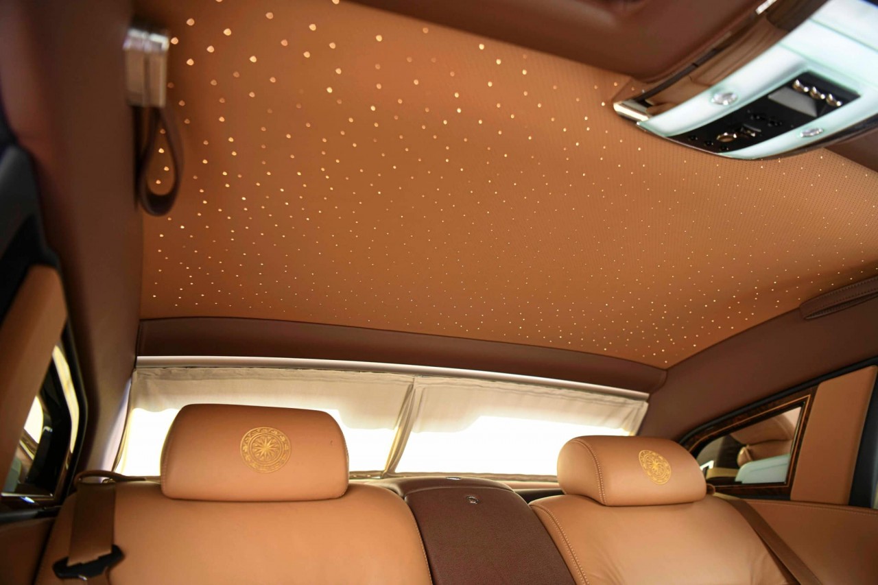 Cận cảnh Rolls-Royce Phantom Lửa Thiêng đấu giá 7 lần vẫn không ai mua Cận cảnh Rolls Royce Phantom Lửa Thiêng đấu giá 7 lần vẫn không ai mua