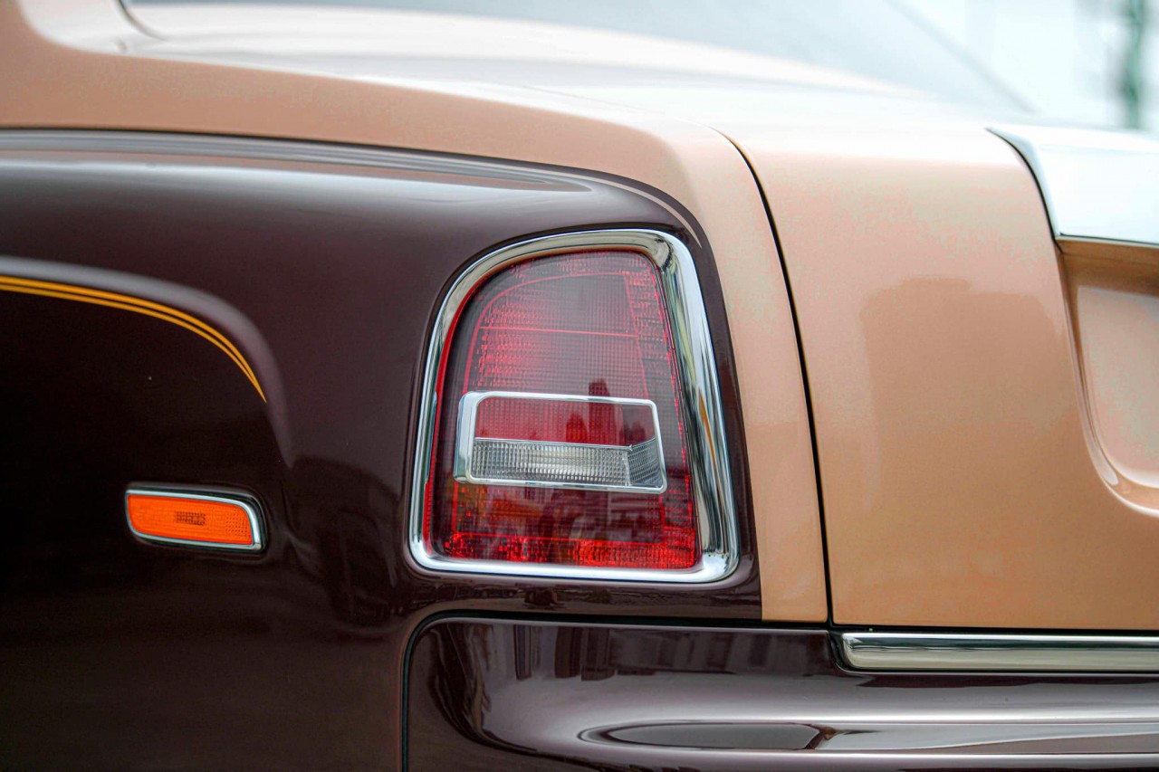 Cận cảnh Rolls-Royce Phantom Lửa Thiêng đấu giá 7 lần vẫn không ai mua Cận cảnh Rolls Royce Phantom Lửa Thiêng đấu giá 7 lần vẫn không ai mua