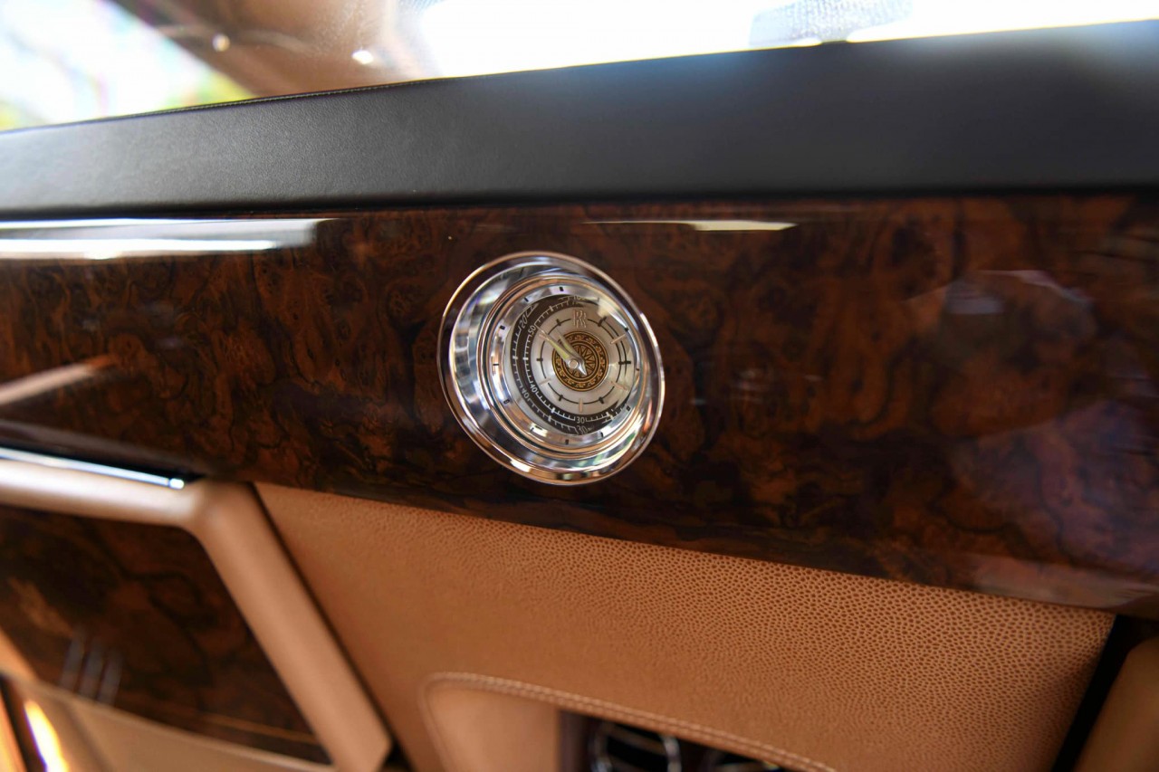 Cận cảnh Rolls-Royce Phantom Lửa Thiêng đấu giá 7 lần vẫn không ai mua Cận cảnh Rolls Royce Phantom Lửa Thiêng đấu giá 7 lần vẫn không ai mua