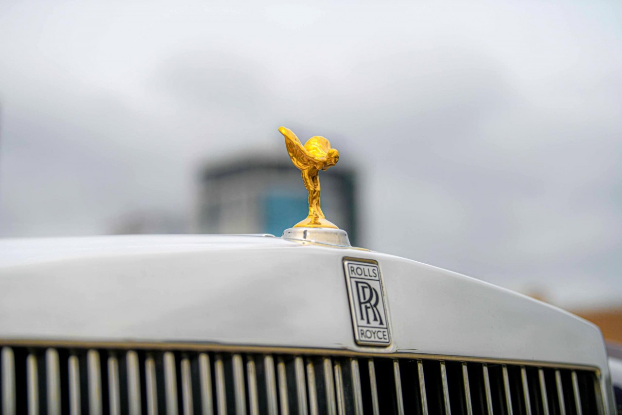 Cận cảnh Rolls-Royce Phantom Lửa Thiêng đấu giá 7 lần vẫn không ai mua Cận cảnh Rolls Royce Phantom Lửa Thiêng đấu giá 7 lần vẫn không ai mua