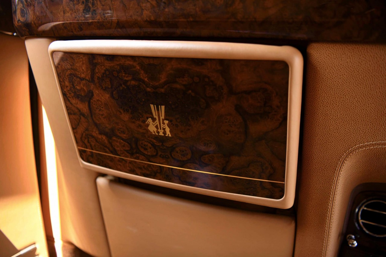 Cận cảnh Rolls-Royce Phantom Lửa Thiêng đấu giá 7 lần vẫn không ai mua Cận cảnh Rolls Royce Phantom Lửa Thiêng đấu giá 7 lần vẫn không ai mua