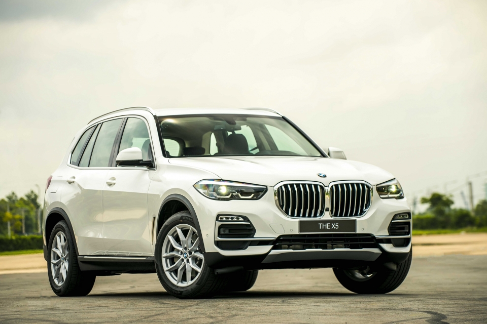 gia 43 ty dong bmw x5 phan phoi chinh hang co gi