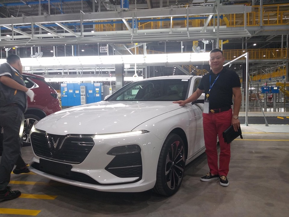 "Xe hơi quốc dân" VinFast Lux A2.0 và Lux SA2.0 đến tay khách hàng Việt xe hoi quoc dan vinfast lux a20 va lux sa20 den tay khach hang viet