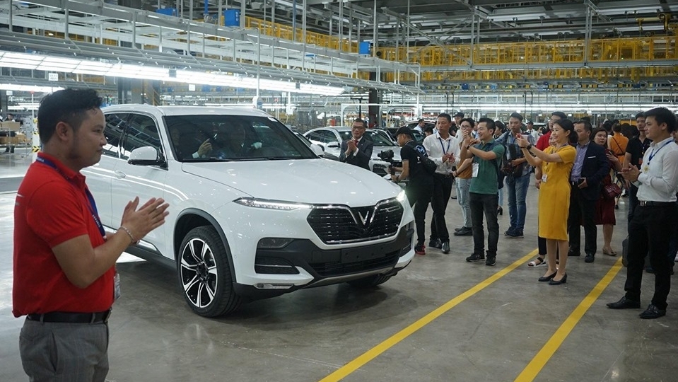 "Xe hơi quốc dân" VinFast Lux A2.0 và Lux SA2.0 đến tay khách hàng Việt