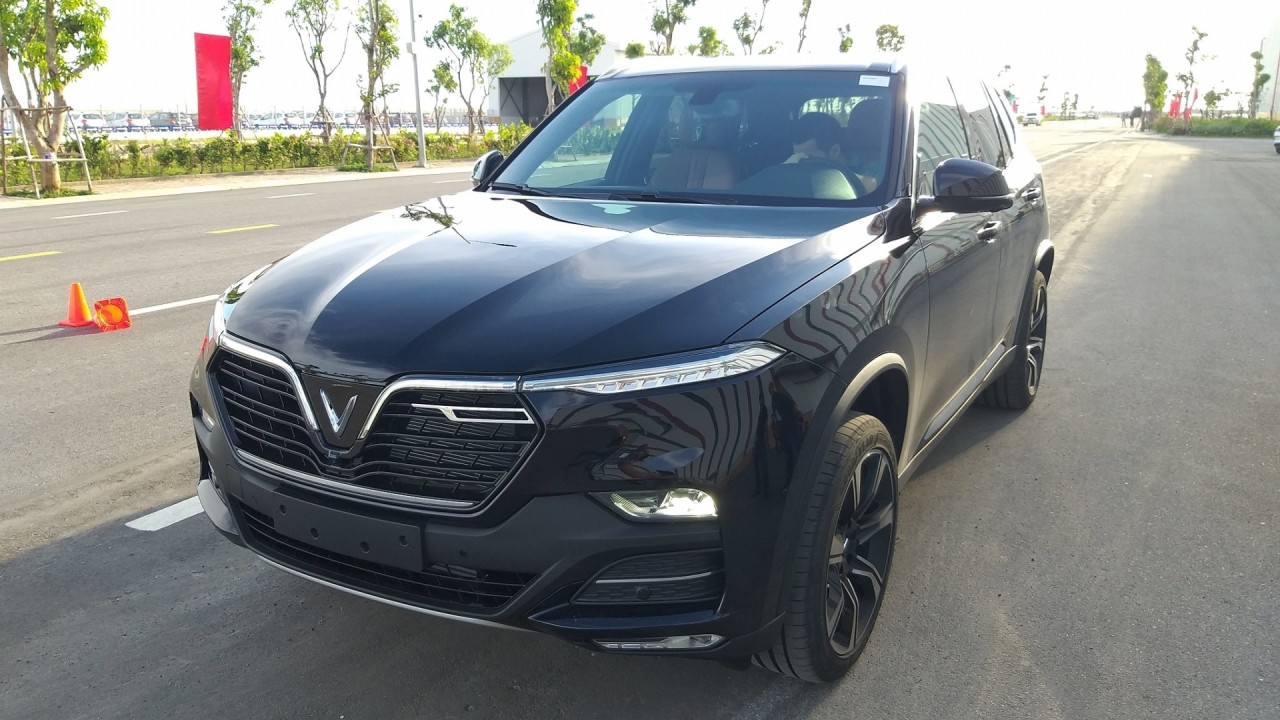 Chi tiết SUV VinFast Lux SA2.0 giá hơn 1,4 tỷ đồng đang gây sốt thị trường