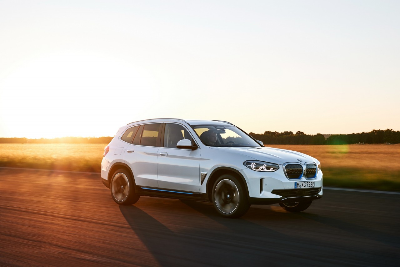 bmw ix3 xe suv chay dien hoan toan dau tien cua hang