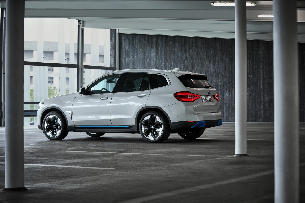 bmw ix3 xe suv chay dien hoan toan dau tien cua hang