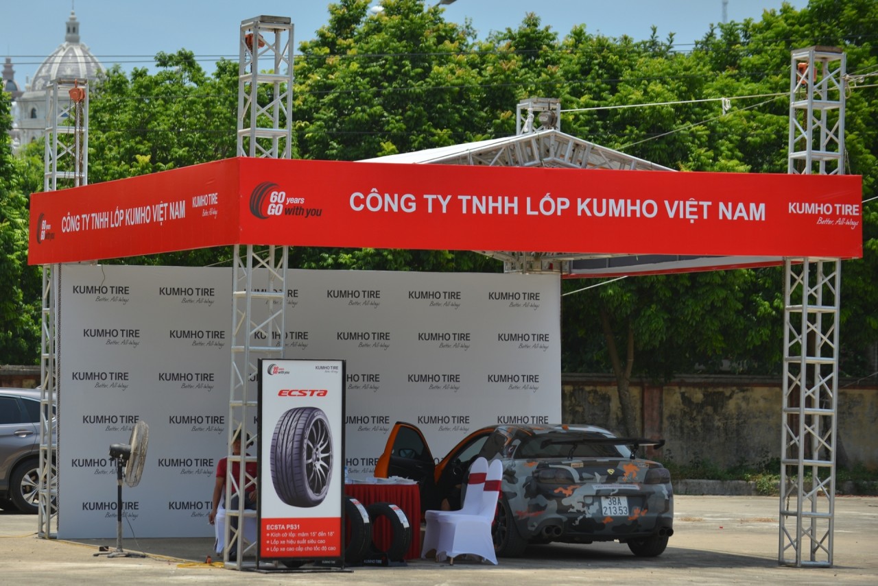 lop kumho phat huy suc manh tai giai dua tc motor goc 2020