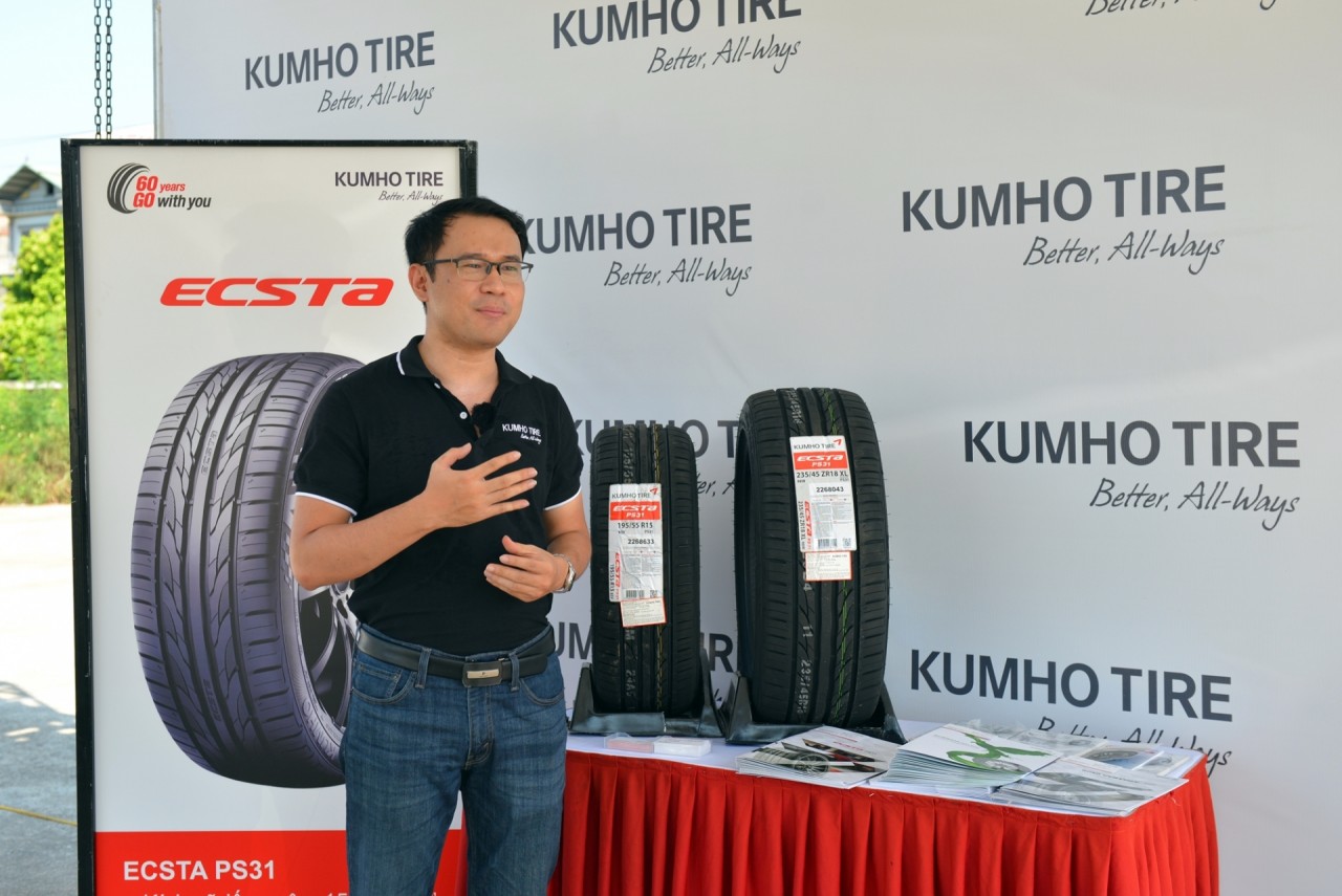 lop kumho phat huy suc manh tai giai dua tc motor goc 2020