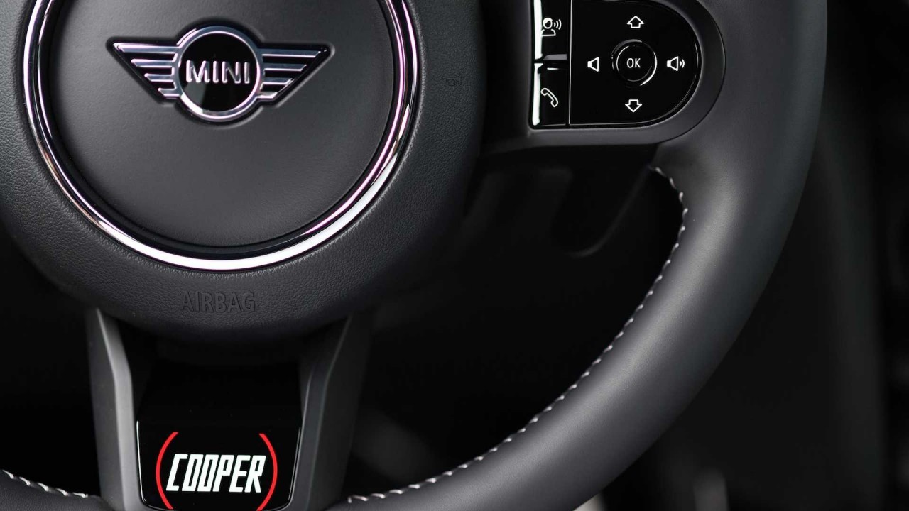 Mini Cooper phiên bản kỷ niệm 60 năm thành lập Mini Cooper phiên bản kỷ niệm 60 năm thành lập