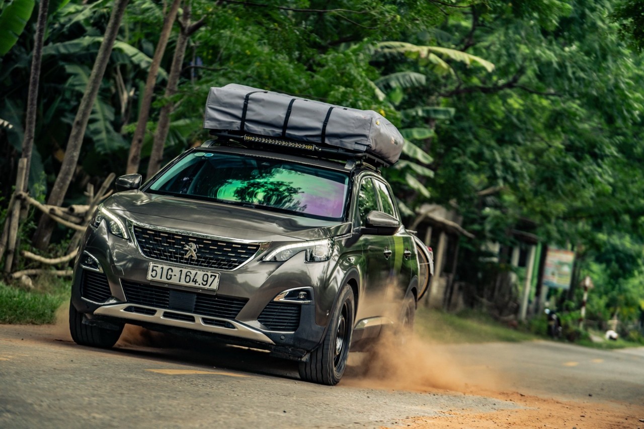 top gear cung chiec peugeot 3008 do offroad kham pha duong truong son