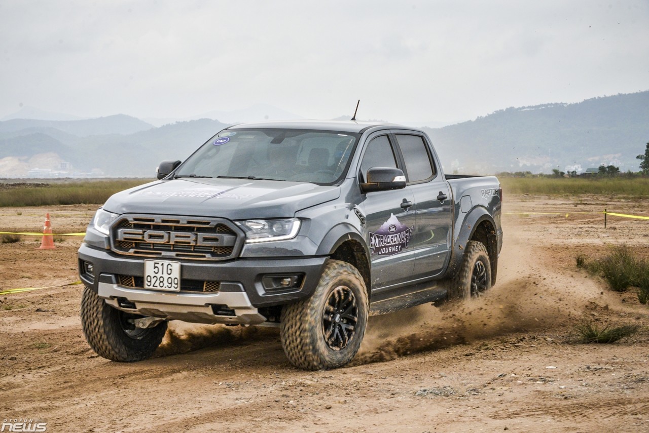 Trải nghiệm cảm giác off-road cùng Ford Everest và Ranger Raptor tại PVOIL VOC 2019 trai nghiem cam giac off road cung ford everest va ranger raptor tai pvoil voc 2019