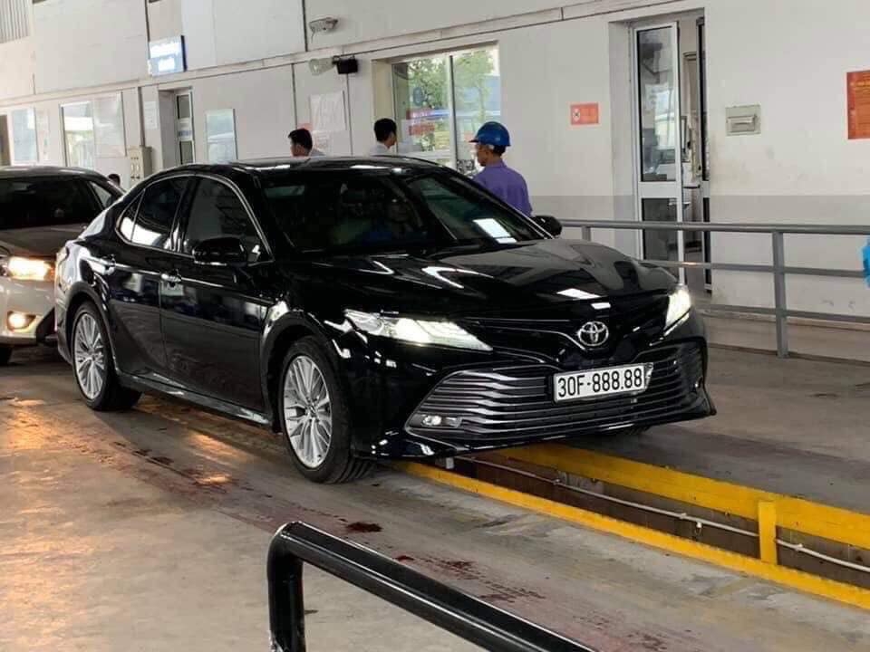 Toyota Camry biển "khủng" 30F-888.88 rao bán hơn 3 tỷ đồng toyota camry bien khung 30f 88888 rao ban hon 3 ty dong