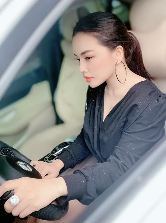 ba chu tham my vien choi lon tang khach hang bmw 530i gia 3 ty dong