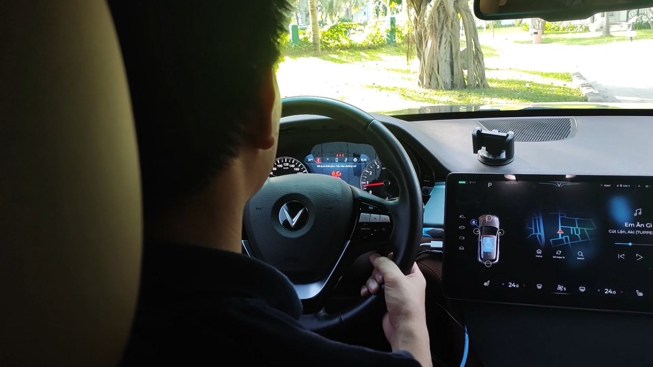 Xe VinFast có trợ lý ảo biết nói tiếng Việt