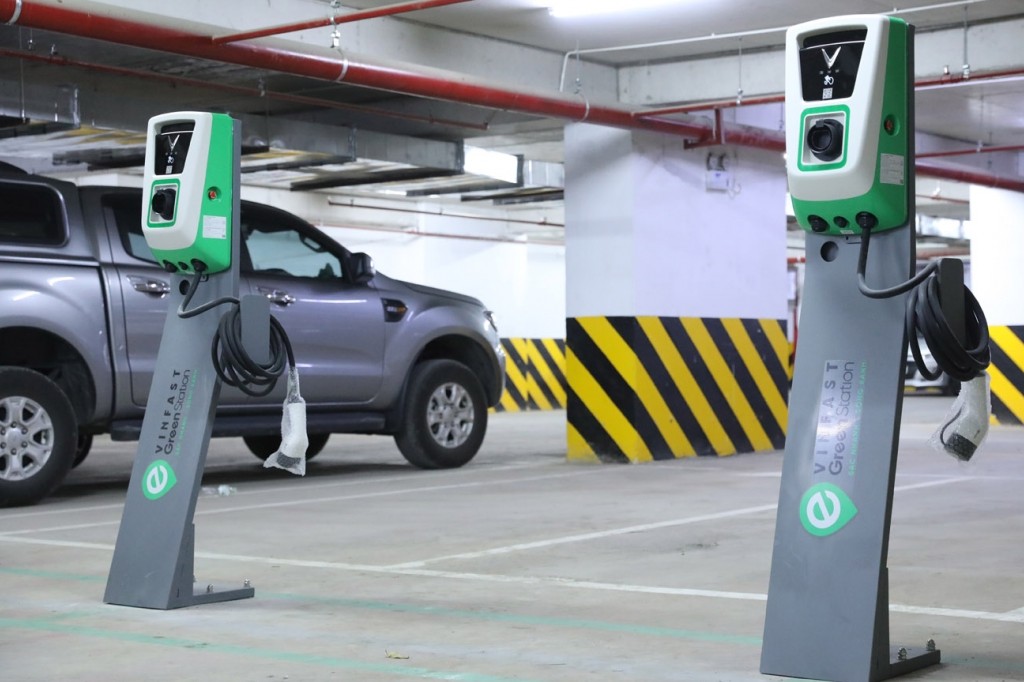 VinFast điều chỉnh phí sạc xe điện do giá điện sinh hoạt tăng