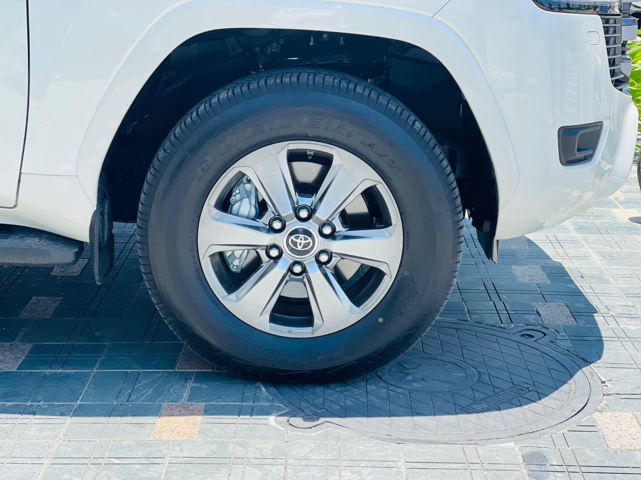 Cận cảnh Toyota Land Cruiser 2022 tại Việt Nam Cận cảnh Toyota Land Cruiser 2022 tại Việt Nam
