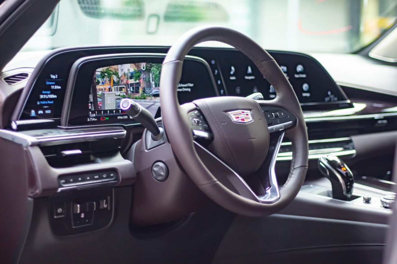 Cận cảnh Cadillac Escalade 2021 máy dầu giá 10 tỷ đồng tại Hà Nội Cận cảnh Cadillac Escalade 2021 máy dầu giá 10 tỷ đồng tại Hà Nội
