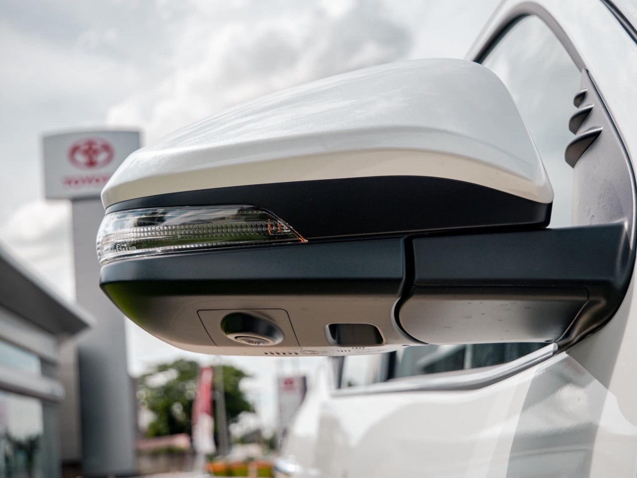 Toyota Fortuner Leader giá từ 905 triệu đồng tại Thái Lan Toyota Fortuner Leader giá từ 905 triệu đồng tại Thái Lan