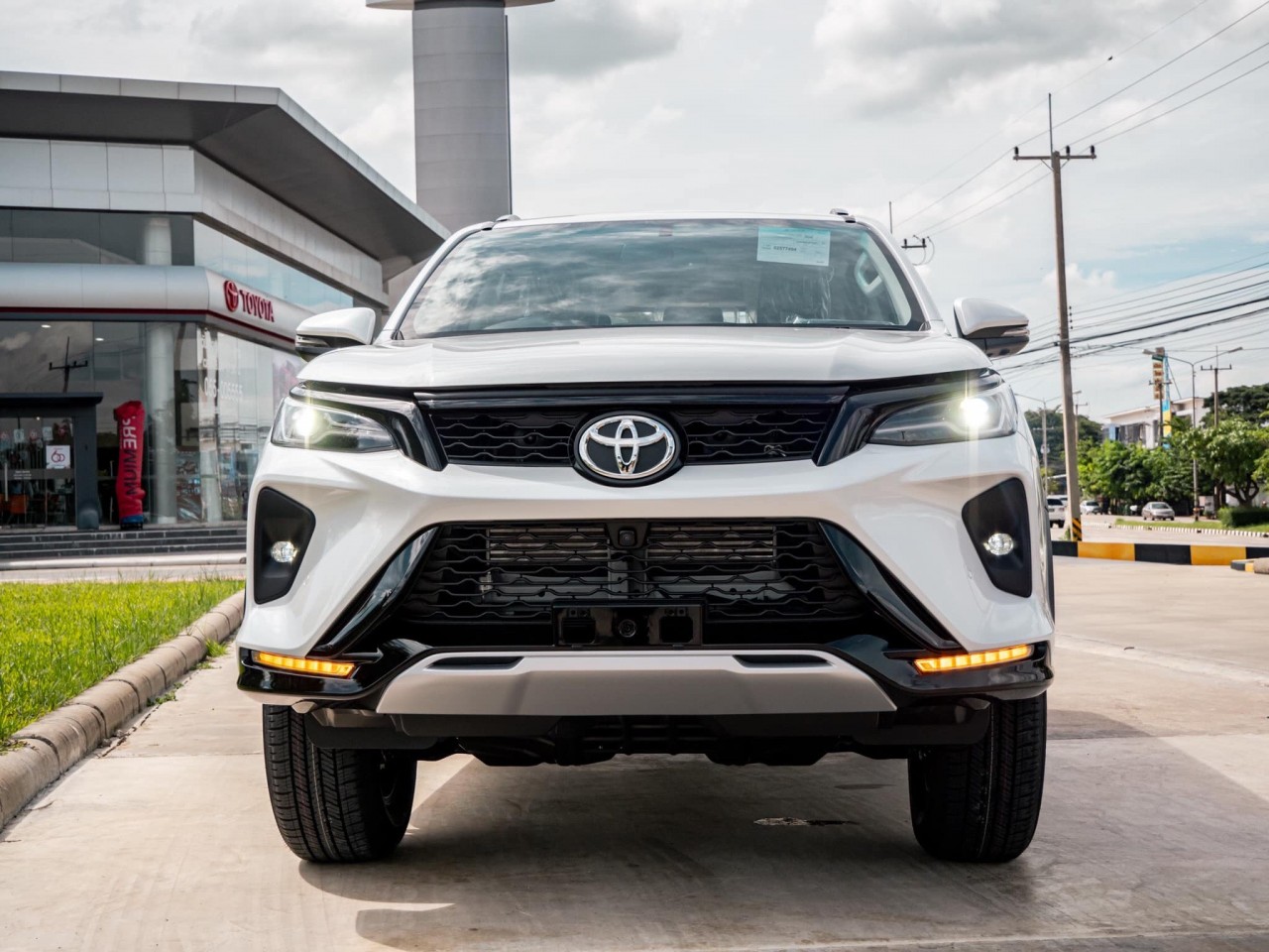 Toyota Fortuner Leader giá từ 905 triệu đồng tại Thái Lan Toyota Fortuner Leader giá từ 905 triệu đồng tại Thái Lan